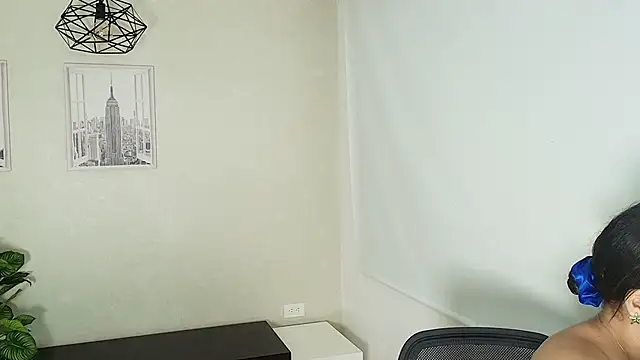  Victoria Collins online show from November 2025 10:54:01 AM