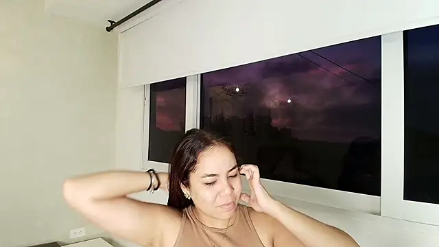  Victoria Collins online show from November 2025 10:41:02 AM