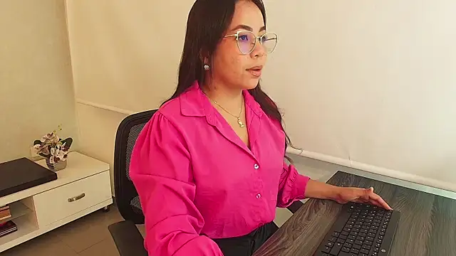  Victoria Collins online show from October 2025 11:07:01 AM