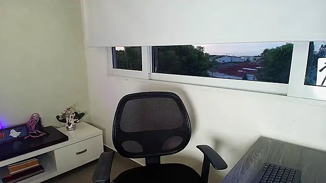  Victoria Collins online show from October 2025 11:09:01 AM