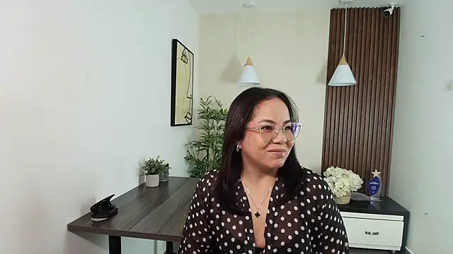  Victoria Collins online show from April 2026 12:03:01 PM