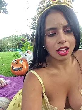 Lunaluxe1001 online show from October 2025 12:24:01 PM