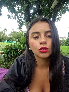 Lunaluxe1001 online show from November 2025 12:30:01 PM