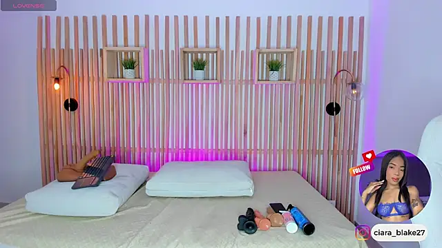 ciara blake online show from March 2026 07:58:01 PM