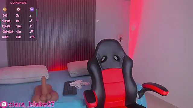 Snapshot of ciara_blake chatting on November 2025 07:50:02 PM ciara blake online show from November 2025 07:50:02 PM