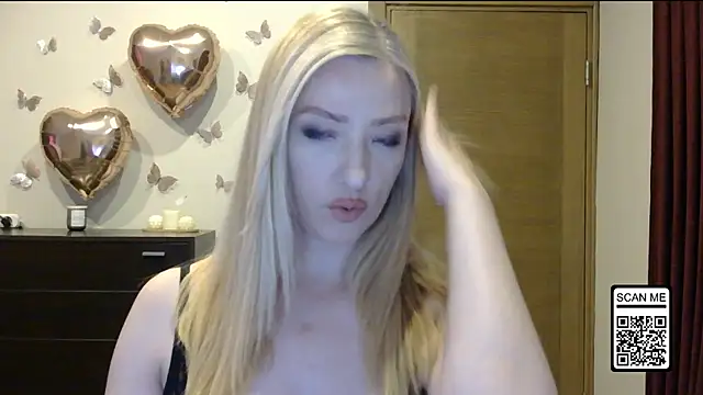 Snapshot of Wild_Silk_Desire chatting on June 2026 04:01:02 PM Wild Silk Desire online show from June 2026 04:01:02 PM