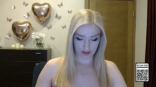 Snapshot of Wild_Silk_Desire chatting on May 2026 05:26:02 PM Wild Silk Desire online show from May 2026 05:26:02 PM