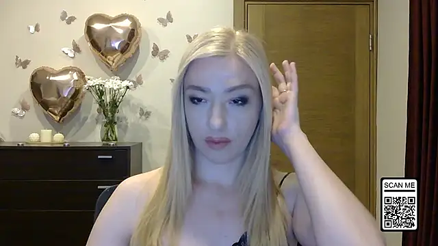 Snapshot of Wild_Silk_Desire chatting on May 2026 04:44:02 PM Wild Silk Desire online show from May 2026 04:44:02 PM