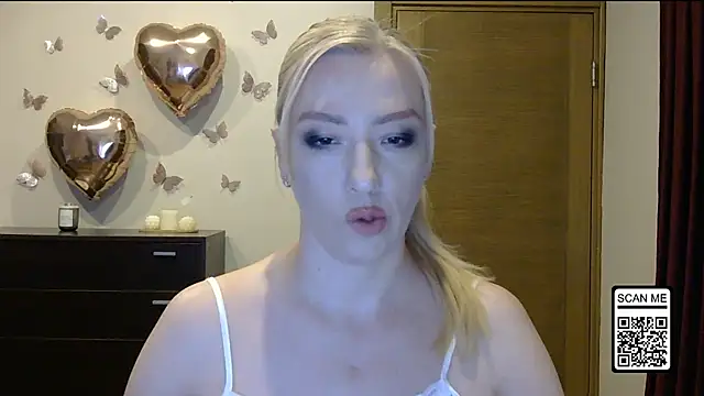 Snapshot of Wild_Silk_Desire chatting on May 2026 02:45:01 PM Wild Silk Desire online show from May 2026 02:45:01 PM