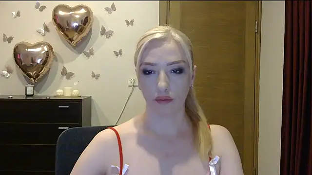 Snapshot of Wild_Silk_Desire chatting on June 2026 04:50:02 PM Wild Silk Desire online show from June 2026 04:50:02 PM