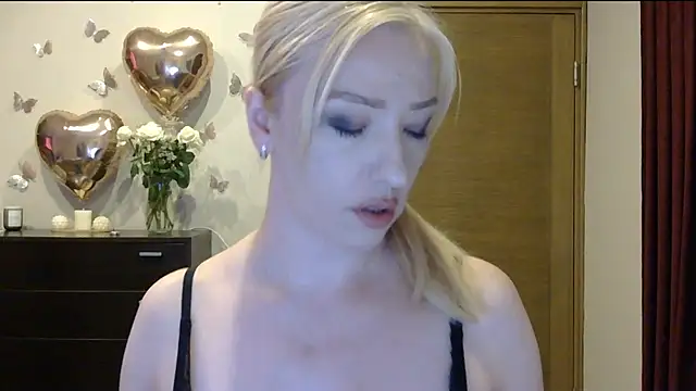 Snapshot of Wild_Silk_Desire chatting on July 2026 04:25:02 PM Wild Silk Desire online show from July 2026 04:25:02 PM