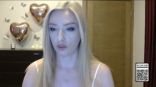 Snapshot of Wild_Silk_Desire chatting on May 2026 02:23:02 PM Wild Silk Desire online show from May 2026 02:23:02 PM