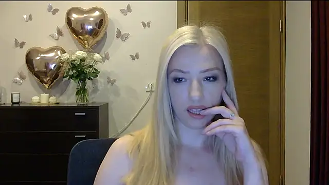 Snapshot of Wild_Silk_Desire chatting on July 2026 04:44:02 PM Wild Silk Desire online show from July 2026 04:44:02 PM