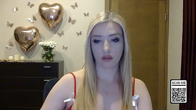 Snapshot of Wild_Silk_Desire chatting on May 2026 05:16:02 PM Wild Silk Desire online show from May 2026 05:16:02 PM