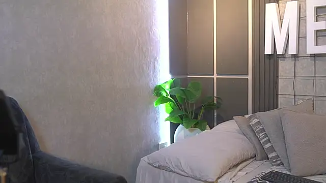 Snapshot of Susan_wall chatting on April 2026 01:07:02 PM Susan wall online show from April 2026 01:07:02 PM