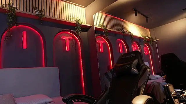 Susan wall online show from March 2026 01:11:01 PM