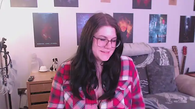 GothSuccubusBabe online show from December 2025 05:18:01 PM