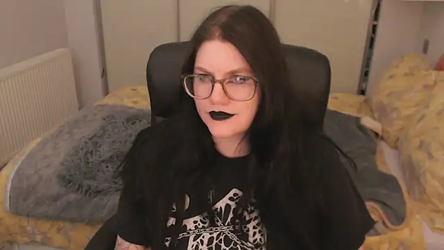 GothSuccubusBabe online show from April 2026 07:50:02 PM