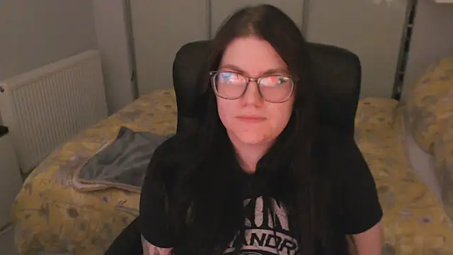 GothSuccubusBabe online show from April 2026 10:56:01 PM