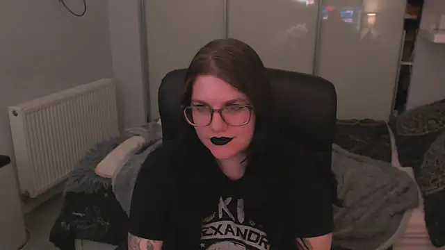 GothSuccubusBabe online show from June 2026 11:21:01 PM