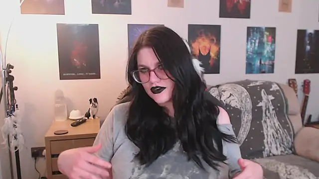 GothSuccubusBabe online show from December 2025 04:53:01 PM