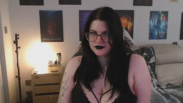 GothSuccubusBabe online show from October 2025 11:02:01 PM