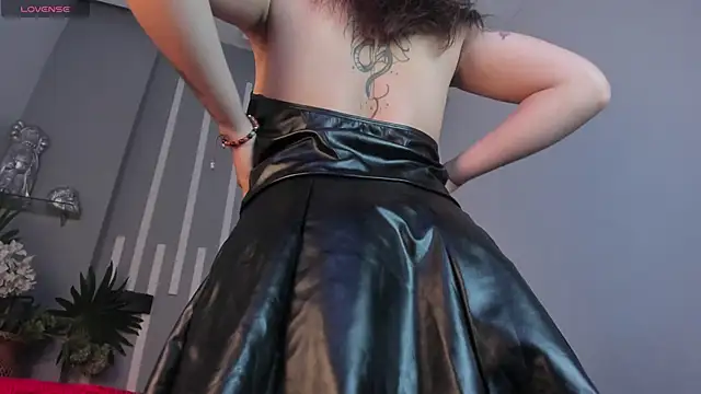 Victoriaa2 Doll online show from March 2026 12:10:02 PM