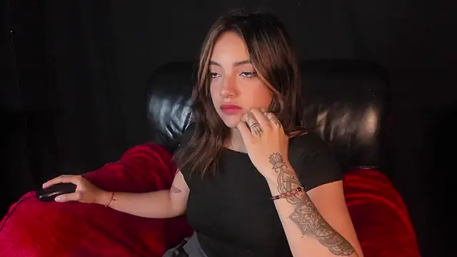 Victoriaa2 Doll online show from March 2026 12:20:02 PM