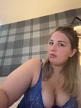 CutieCurvyGirlxo online show from October 2025 03:13:02 PM