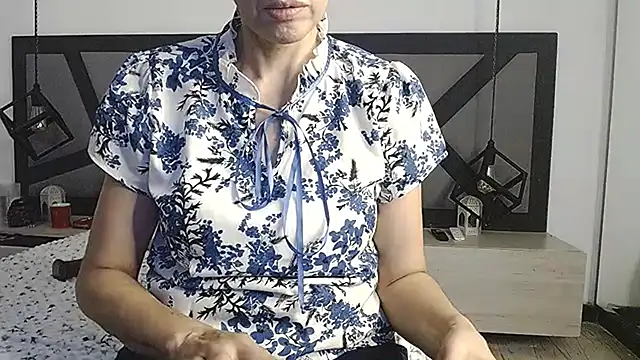 amanda ramirez online show from June 2026 09:30:02 PM