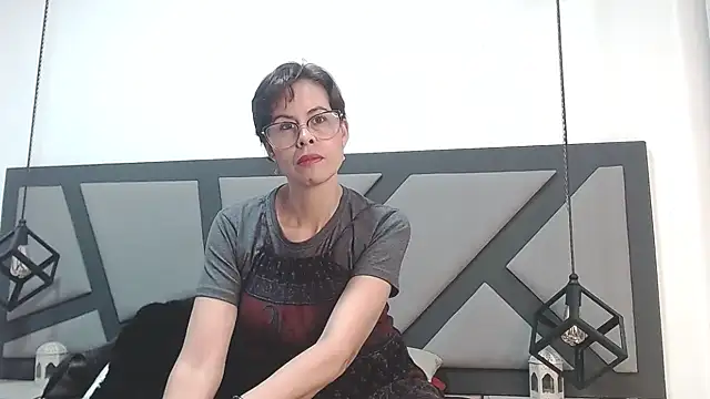 amanda ramirez online show from May 2026 09:40:02 PM