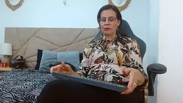 amanda ramirez online show from March 2026 09:15:02 PM