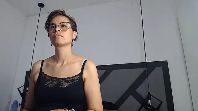 amanda ramirez online show from June 2026 05:12:02 PM