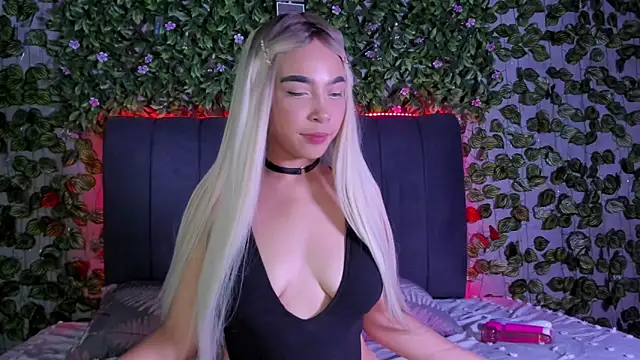 Snapshot of evelin_33 chatting on October 2025 10:55:01 PM evelin 33 online show from October 2025 10:55:01 PM