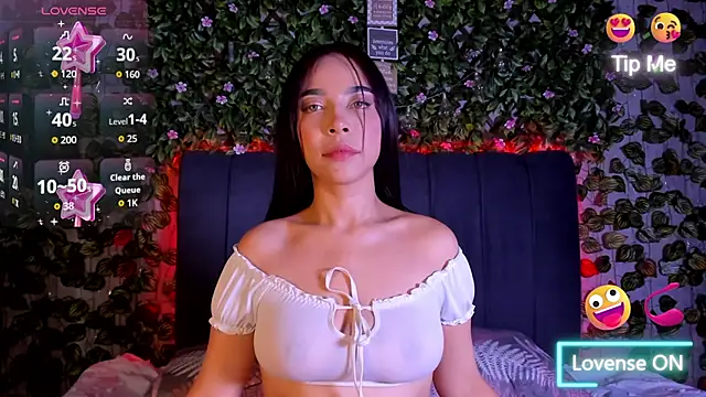 Snapshot of evelin_33 chatting on October 2025 08:13:02 PM evelin 33 online show from October 2025 08:13:02 PM