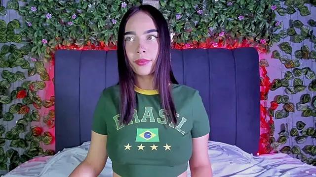 Snapshot of evelin_33 chatting on October 2025 12:43:01 AM evelin 33 online show from October 2025 12:43:01 AM