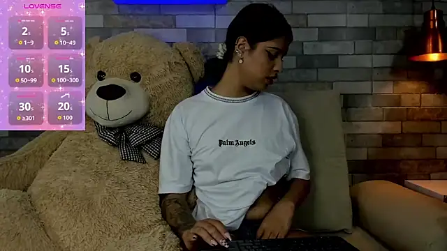 DixyPalmer online show from November 2025 07:40:02 PM