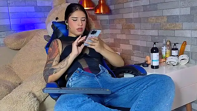 DixyPalmer online show from April 2026 07:18:01 PM