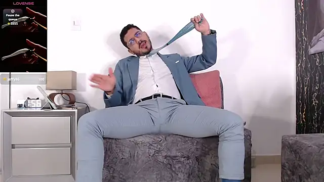 samuelcoopeer online show from December 2025 04:55:01 PM