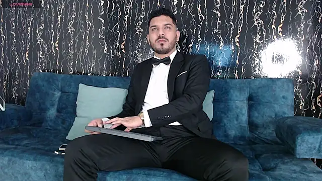 samuelcoopeer online show from November 2025 08:01:01 PM