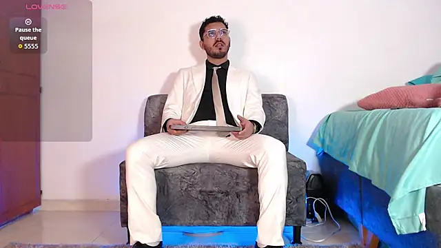 samuelcoopeer online show from September 2025 05:01:02 PM