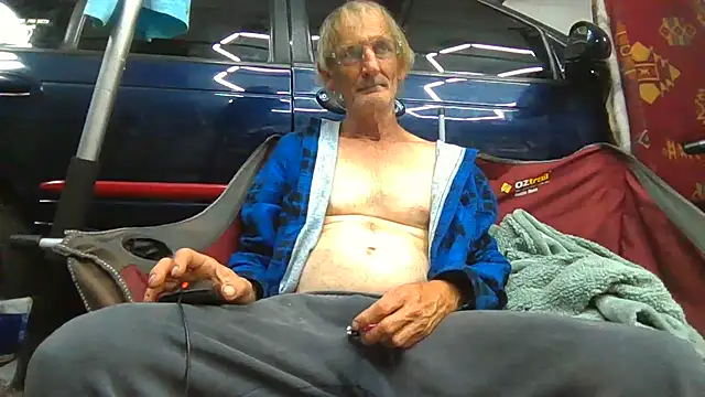 Lovyourpuss online show from February 2026 02:17:02 PM