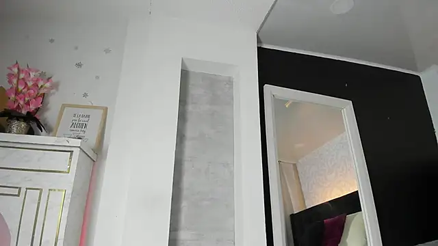 floraginette online show from March 2026 12:22:01 AM