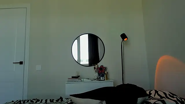 DreamHale  online show from May 2026 12:33:01 PM