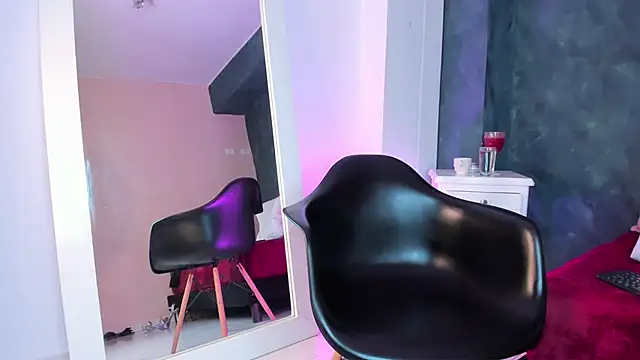 GingerMoon  online show from April 2026 07:20:01 PM