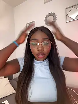 alissradiante1 online show from April 2026 03:30:01 AM