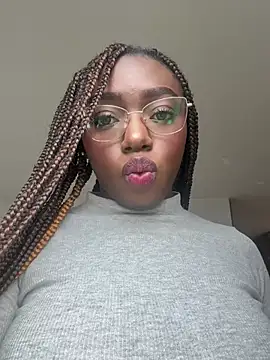 alissradiante1 online show from February 2026 08:33:02 PM