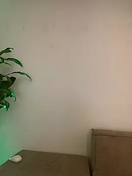 Snapshot of alissradiante1 chatting on June 2026 01:47:01 AM alissradiante1 online show from June 2026 01:47:01 AM