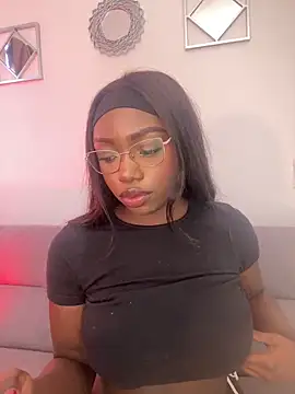 alissradiante1 online show from April 2026 10:17:02 PM