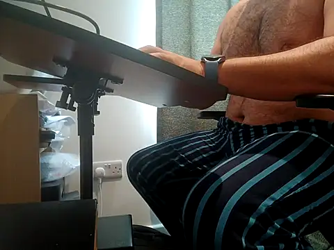 CloudyMuscleBeefy online show from October 2025 01:22:02 PM